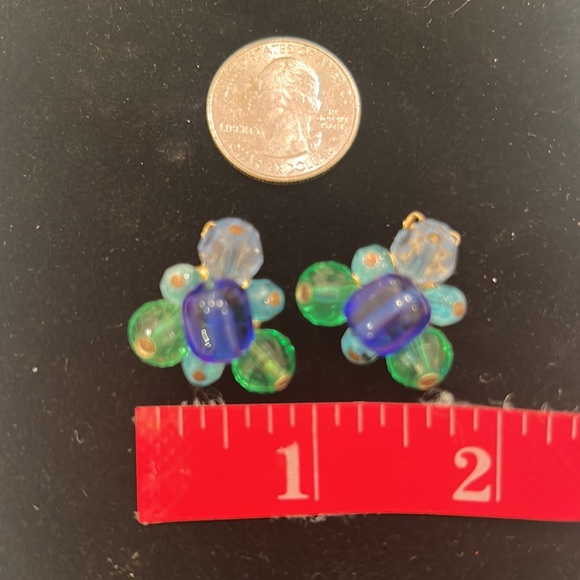 Hattie Carnegie Triple Strand Necklace and Earrings Set Vintage - Picture 5 of 10